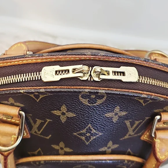 🔥😍Beautiful Condition😍🔥 Louis Vuitton Monogram Handbag - Picture 11 of 17